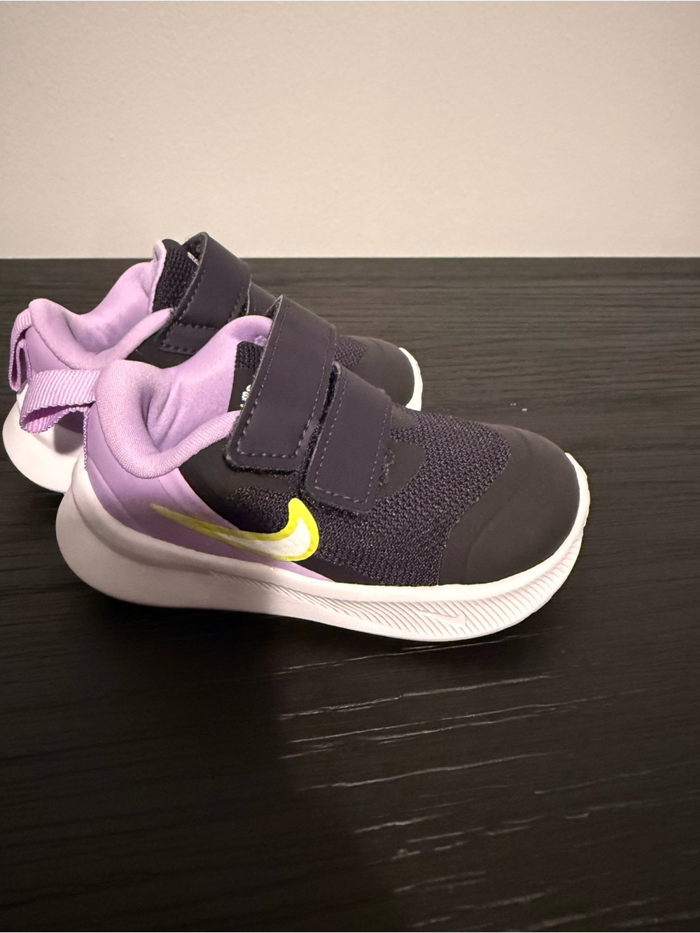 Nike Toddler Sneaker in Purple and Lilac with Lime Insole